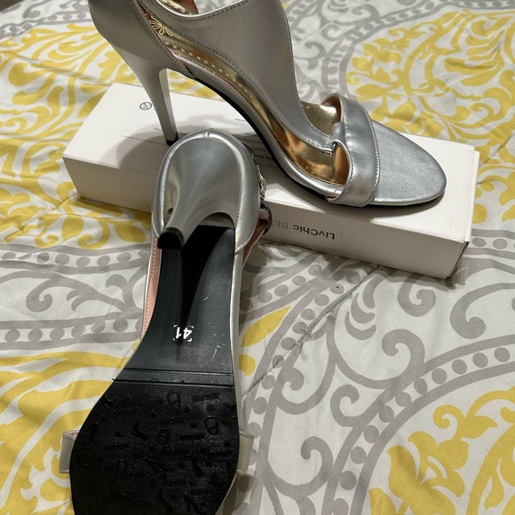 Elegant Silver High Heel Sandals size 11 - Picture 2 of 6